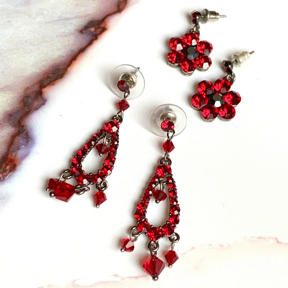 Red Cache earring set